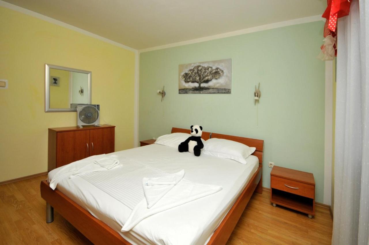 Roso Apartment With Sea View Трогир Екстериор снимка