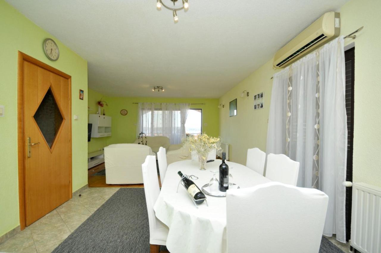 Roso Apartment With Sea View Трогир Екстериор снимка