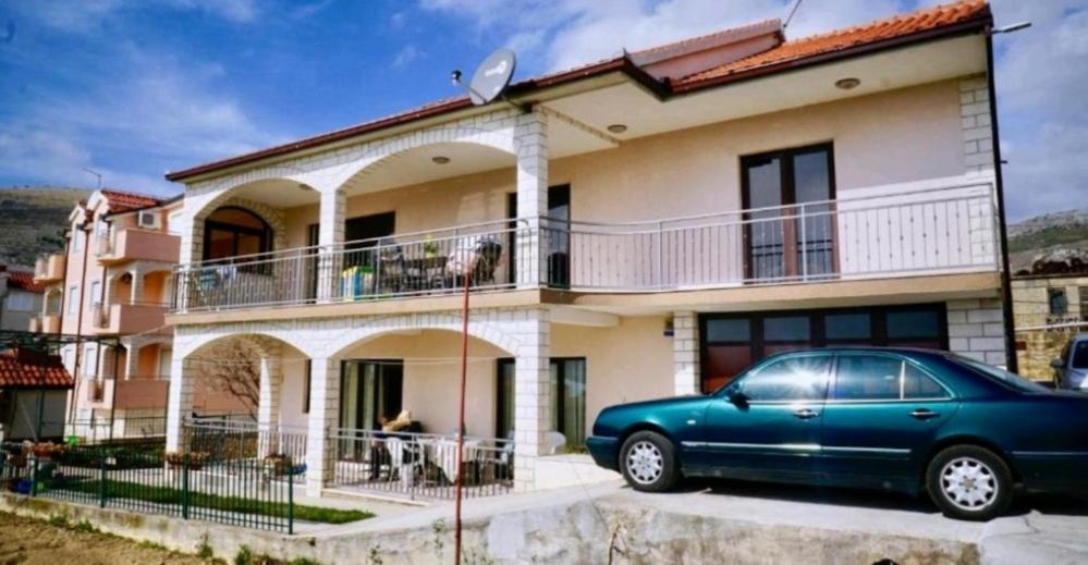 Roso Apartment With Sea View Трогир Екстериор снимка