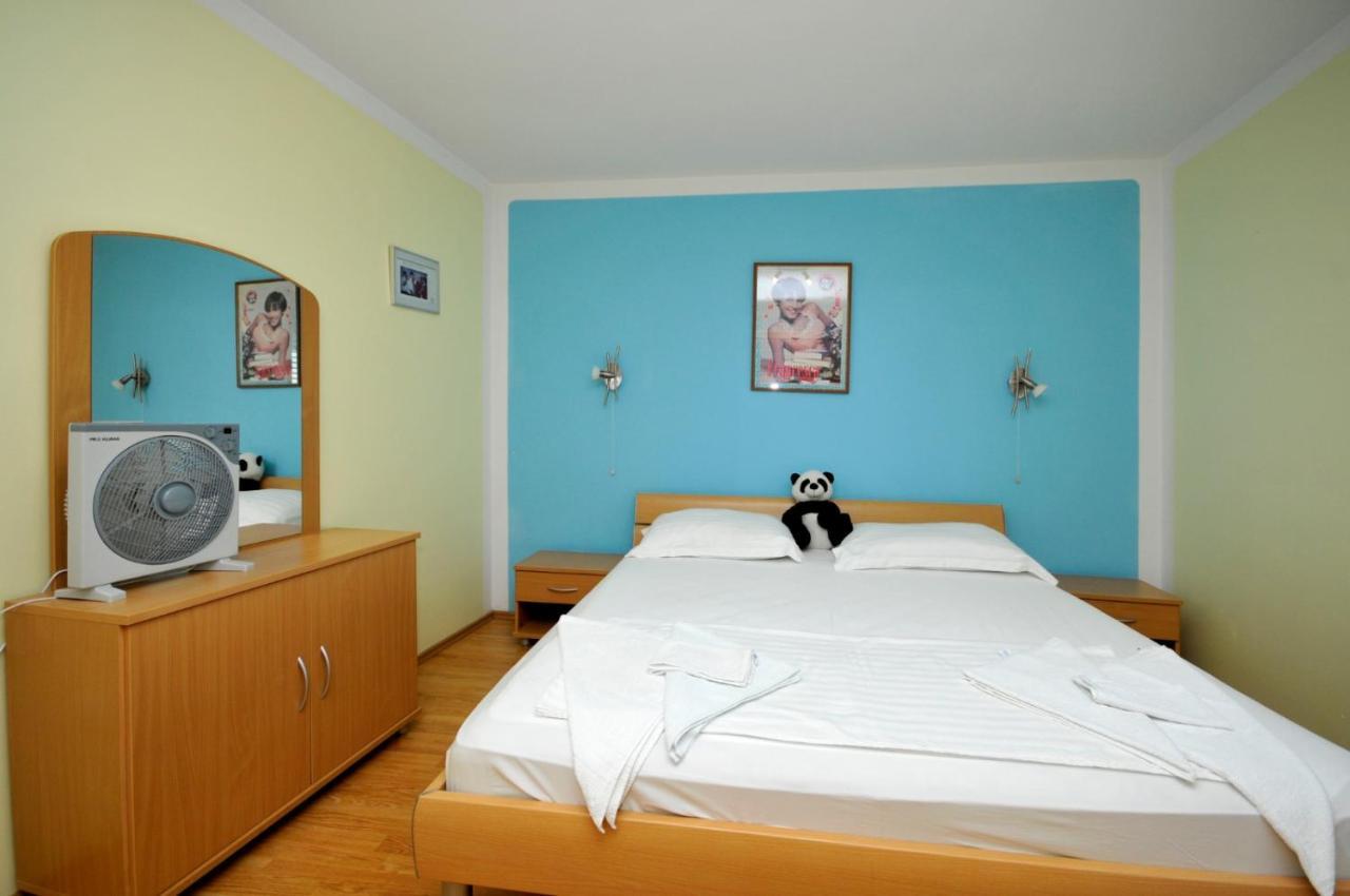 Roso Apartment With Sea View Трогир Екстериор снимка